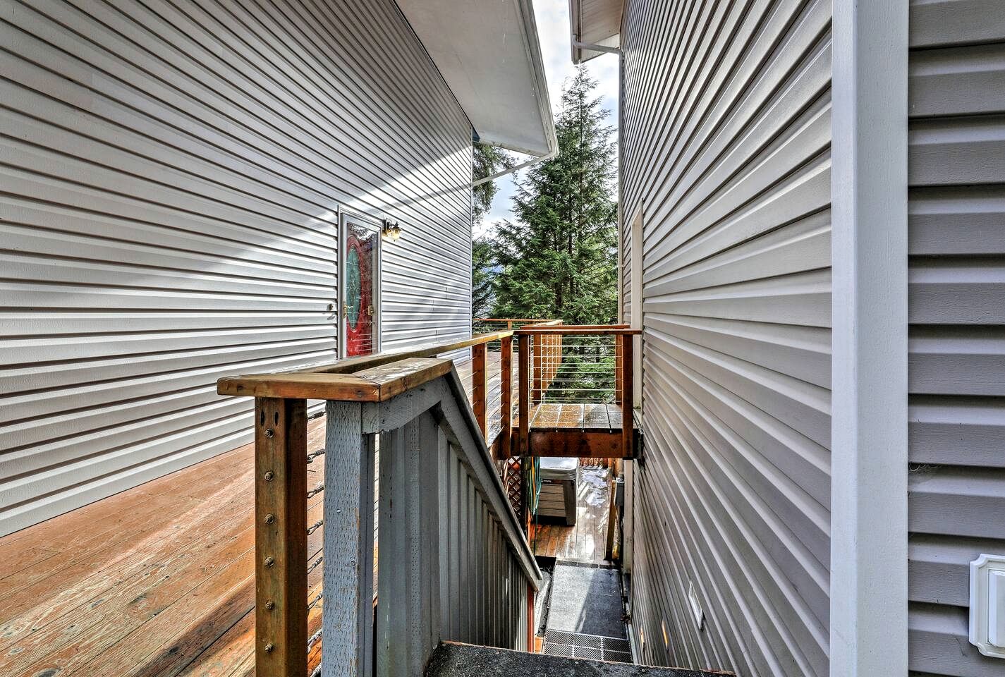 Inviting Alaska Apartment with Mountain Views & Easy Trail Access near Downtown Juneau