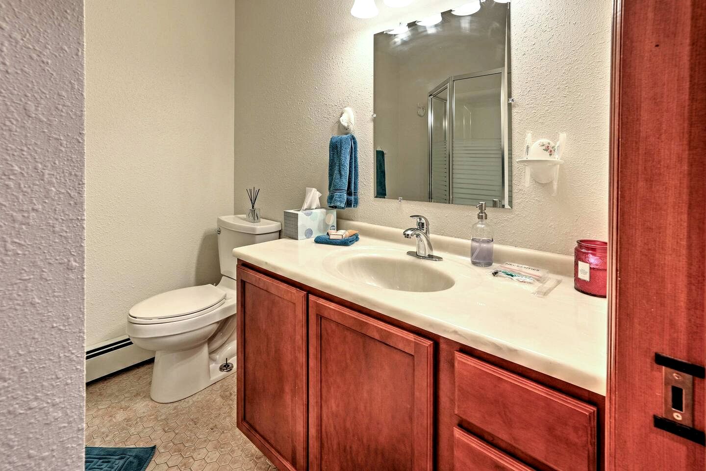 Scenic Dual-Retreat Vacation Home with Hot Tub & Mountain Views Near Trails in Juneau, Alaska