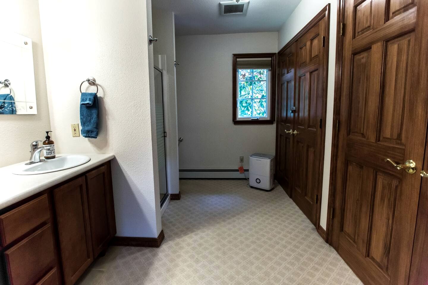 Spacious Mountain-View Retreat with Hot Tub Near Trails and Downtown in Juneau, Alaska