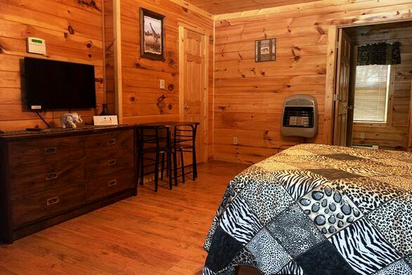 Rustic Studio Unit Perfect for a Couples Retreat in West Virginia