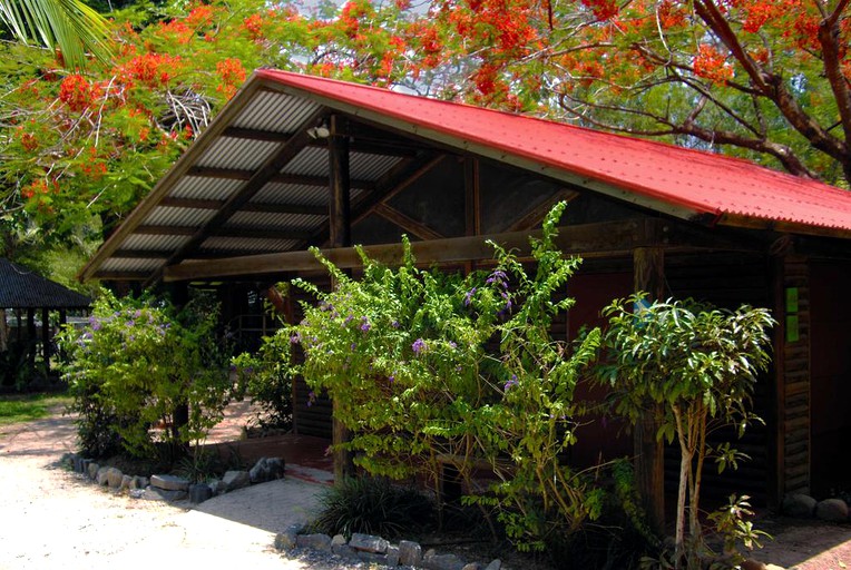 Nature Lodges (Cape Tribulation, Queensland, Australia)