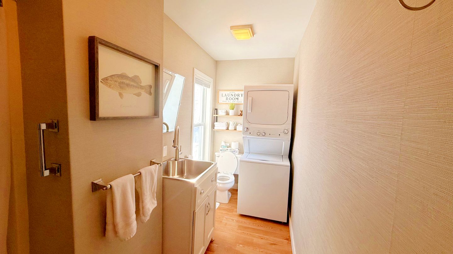 Relaxing Waterfront Getaway with Breathtaking Views in Greenville, Maine