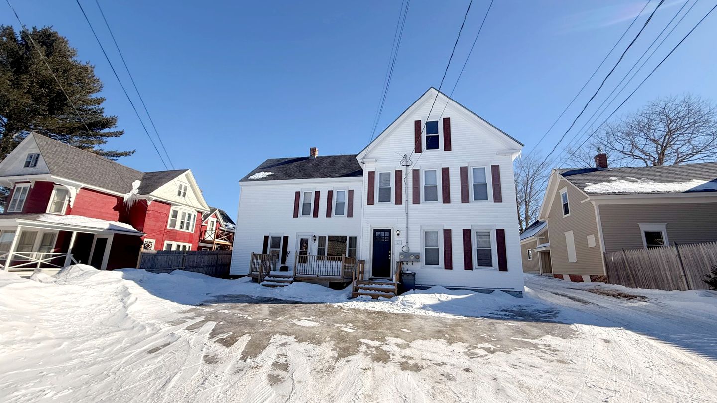 Relaxing Waterfront Getaway with Breathtaking Views in Greenville, Maine