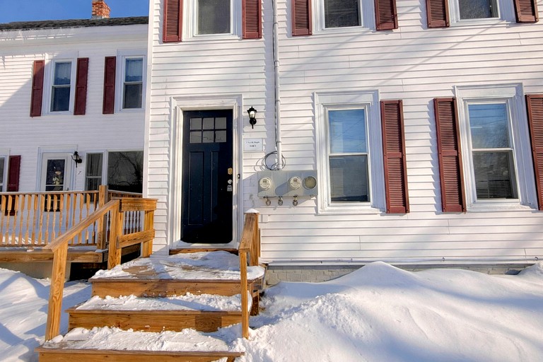 Peaceful Lakeside Escape with Stunning Views in Greenville, Maine
