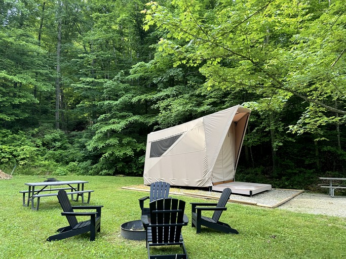 Modern Safari Tent Glamping in Kentucky near Mountain Biking Trails