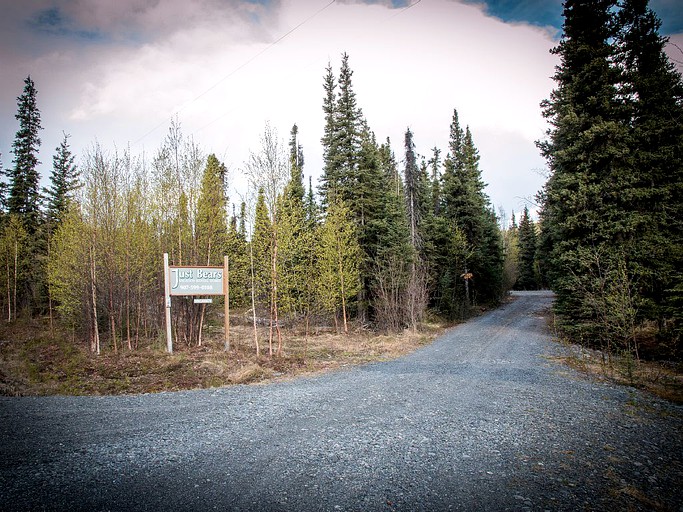 Cabins (Cooper Landing, Alaska, United States)