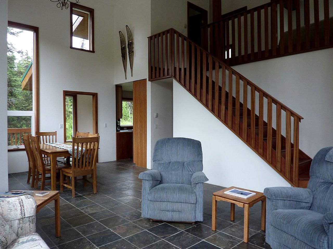Quiet Tree House-Style Cabin in the Chugach National Forest, Alaska