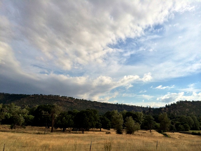 Barns (Tygh Valley, Oregon, United States)