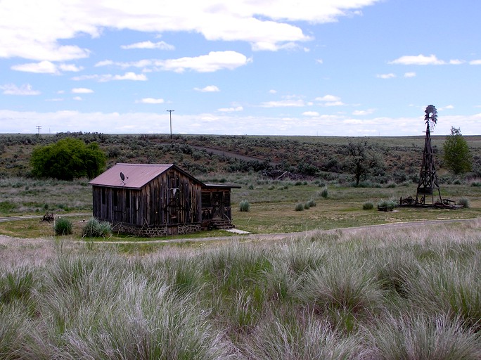 Cabins (Grass Valley, Oregon, United States)