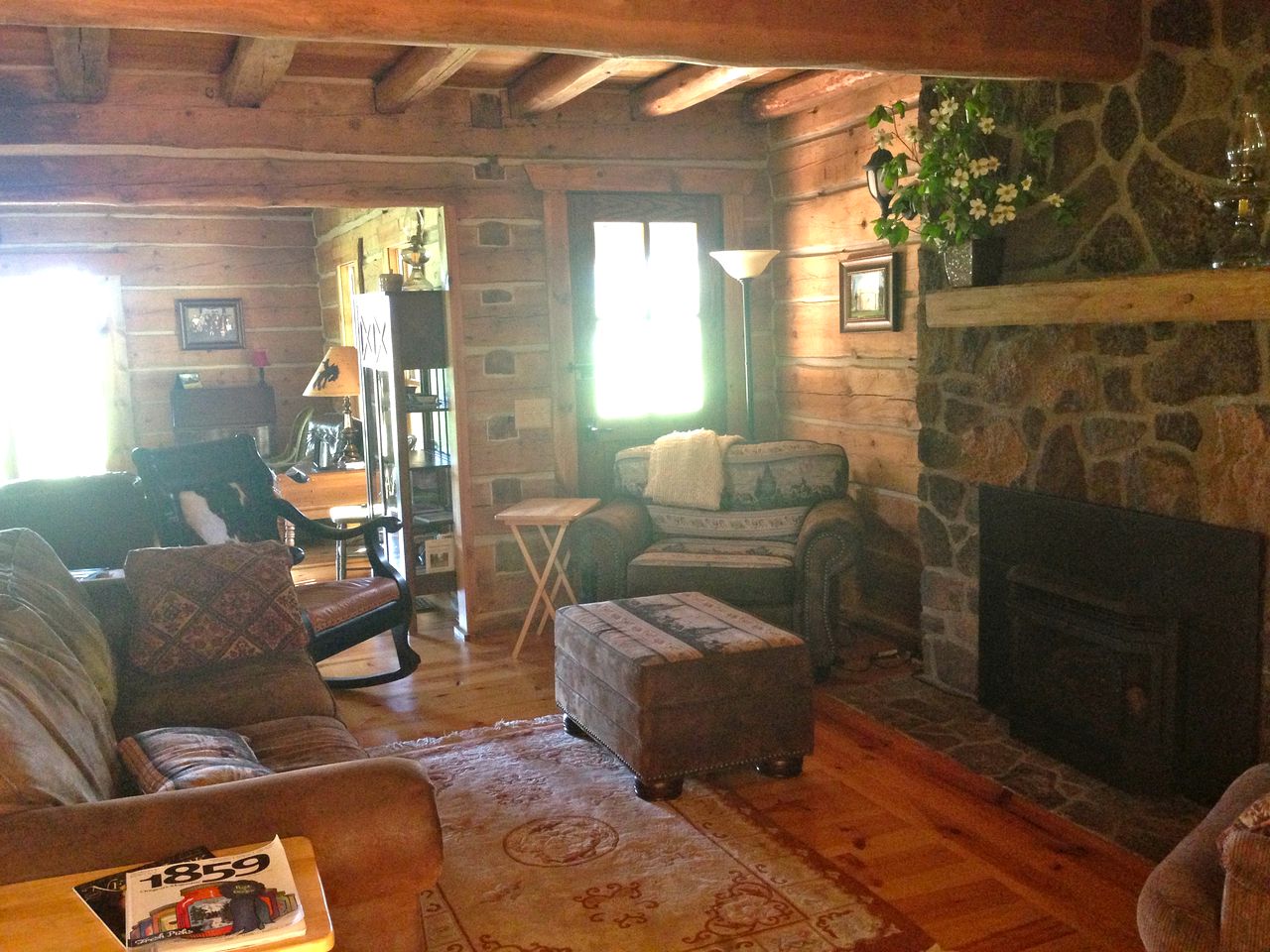 Charming Log Cabin Rental with Outdoor Grill near Gifford Pinchot National Forest