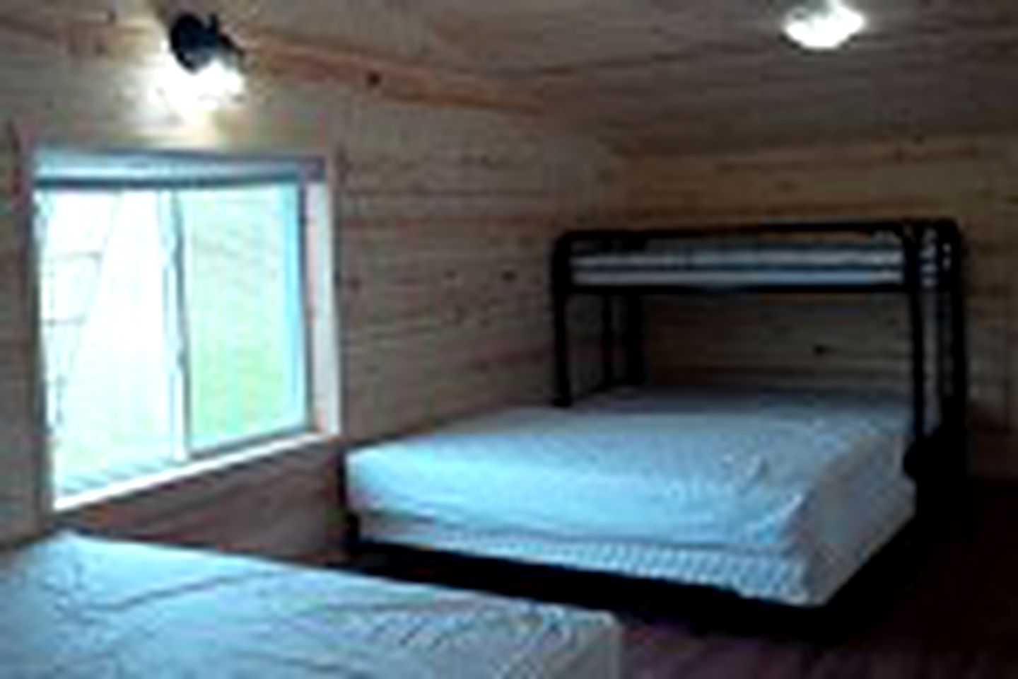 Spacious Cabin Rental Perfect for Families or Large Groups near Armstrong, Ontario
