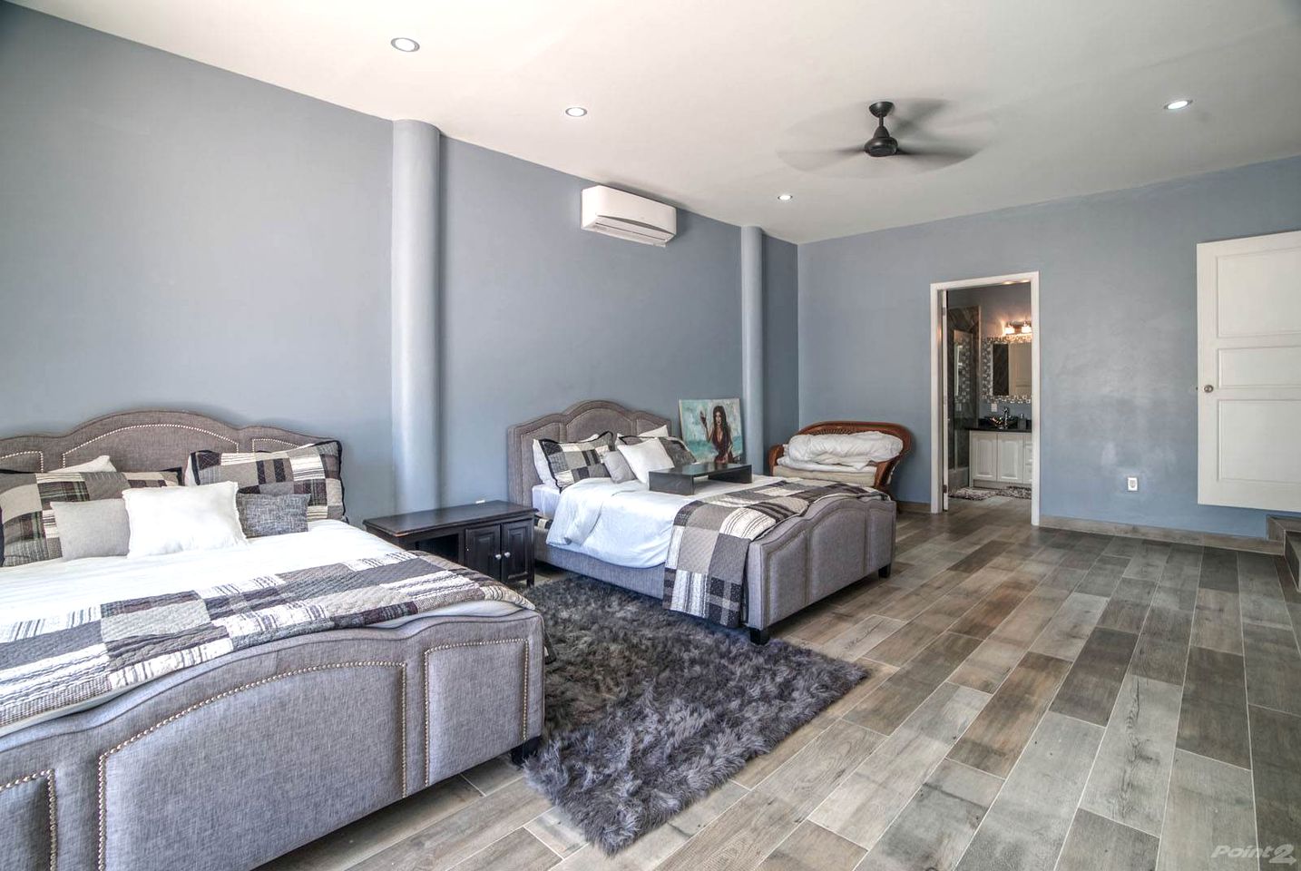 Stunning Oceanfront Beach House with Swimming Pool in Belize City, Belize District