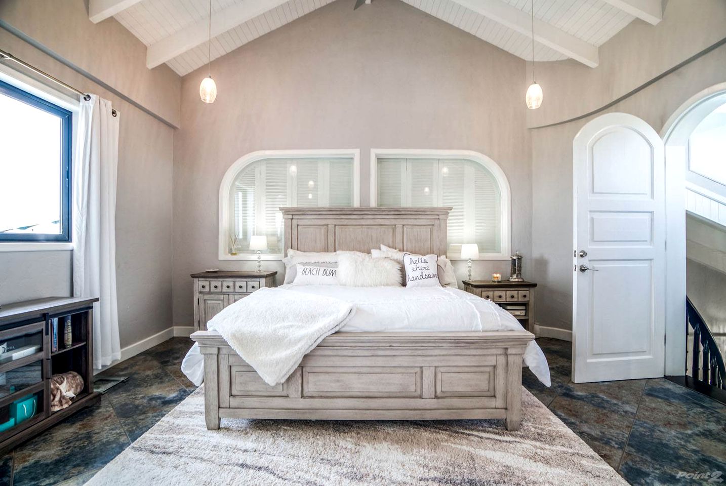 Stunning Oceanfront Beach House with Swimming Pool in Belize City, Belize District