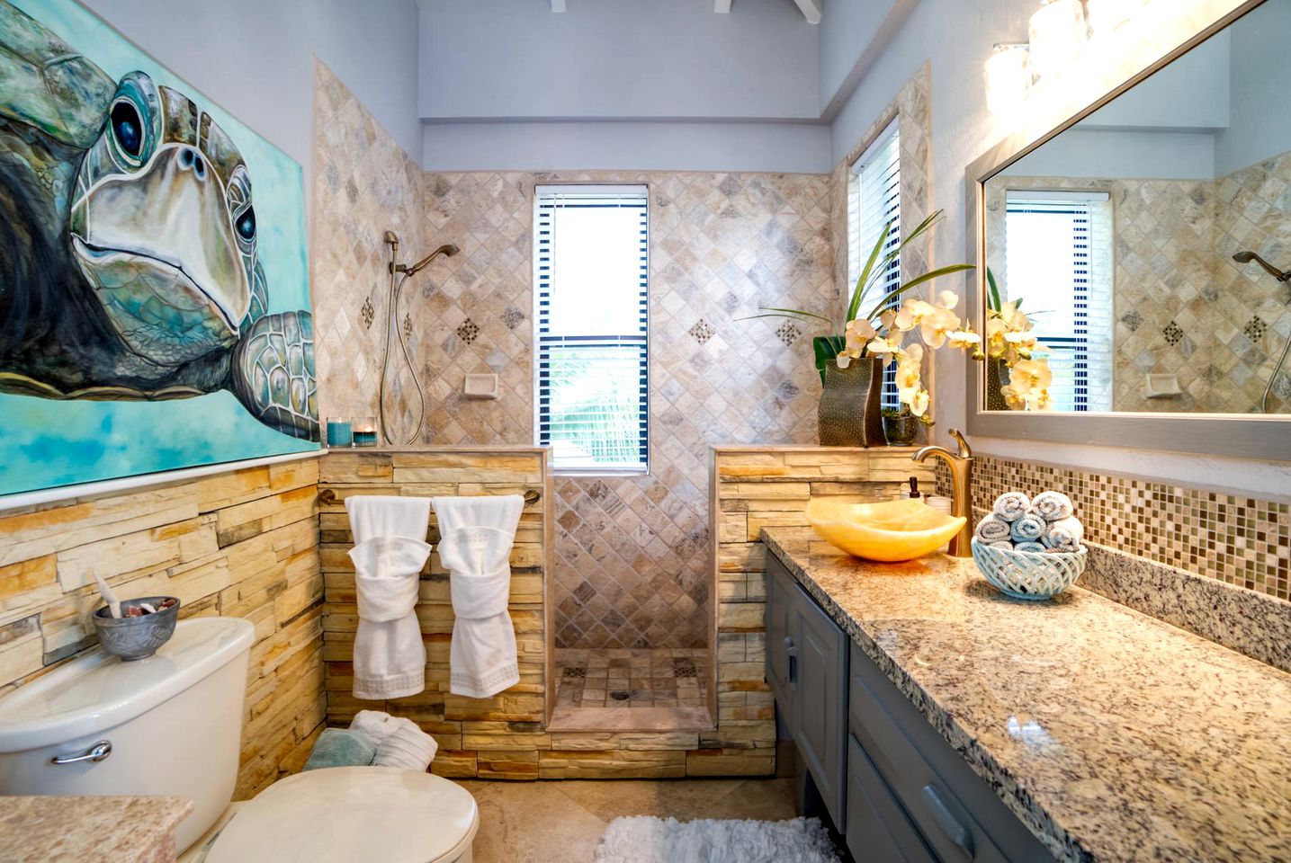 Stunning Oceanfront Beach House with Swimming Pool in Belize City, Belize District