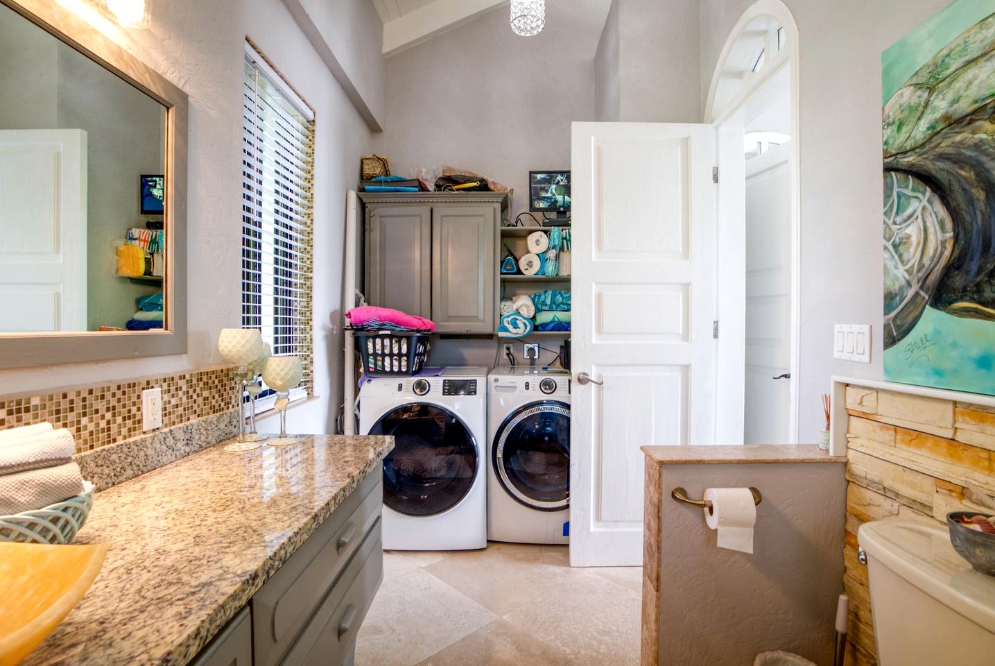 Stunning Oceanfront Beach House with Swimming Pool in Belize City, Belize District