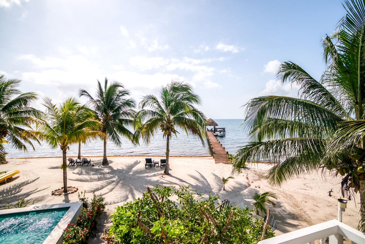 Stunning Oceanfront Beach House with Swimming Pool in Belize City, Belize District