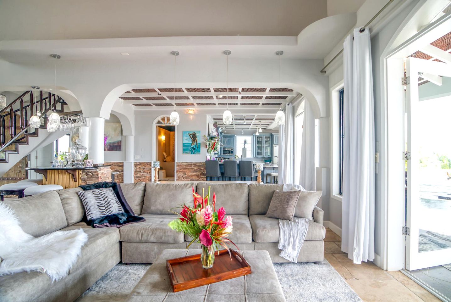 Stunning Oceanfront Beach House with Swimming Pool in Belize City, Belize District