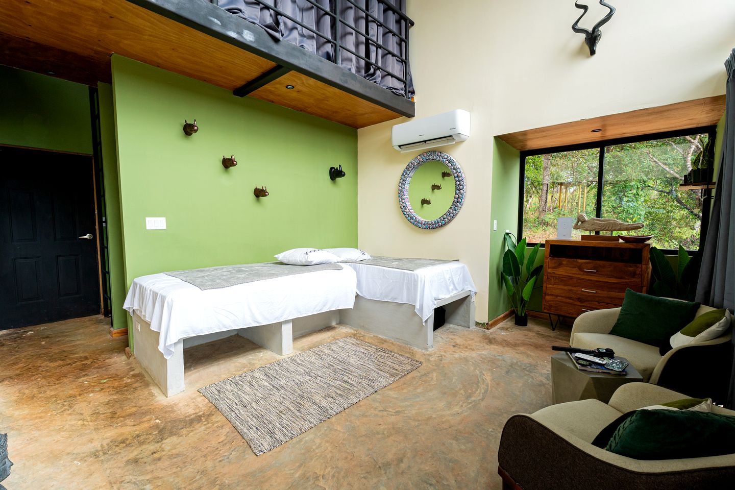 Cozy Tiny House with Jacuzzi & Fire Pit in Santa Catalina, Panama