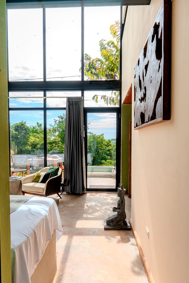 Cozy Tiny House with Jacuzzi & Fire Pit in Santa Catalina, Panama