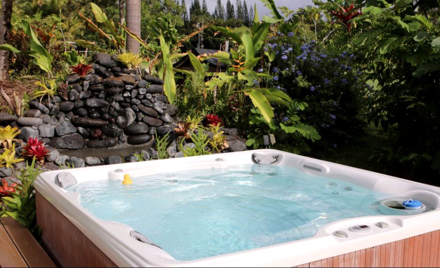 Luxurious Vacation Suite at a Meditation and Cultural Center near Pahoa, Hawaii