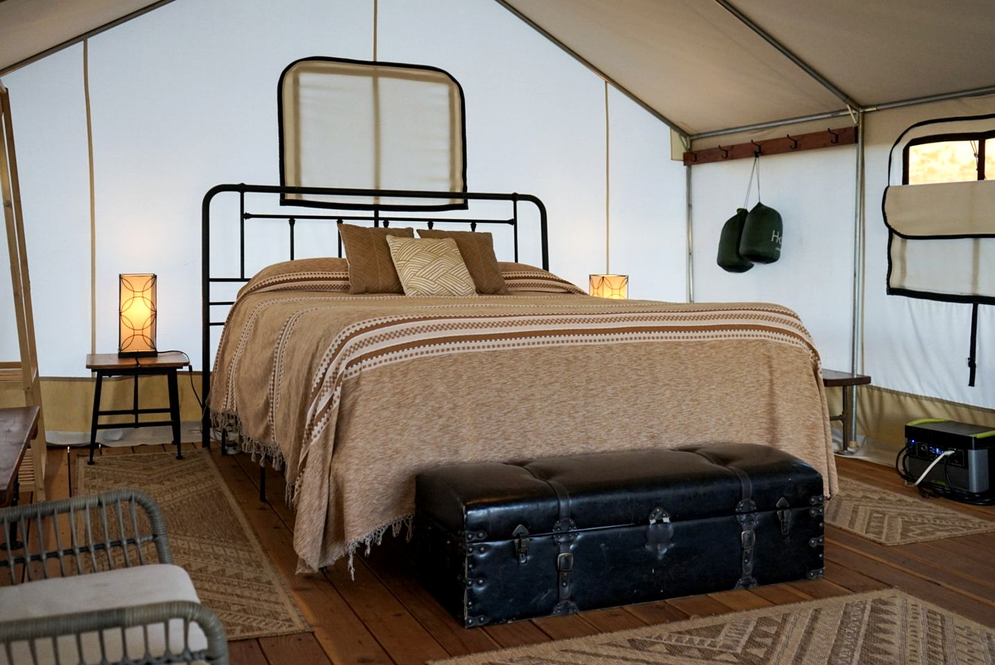Kanab's Glamping Getaway with Your Pet: Comfort Meets Adventure
