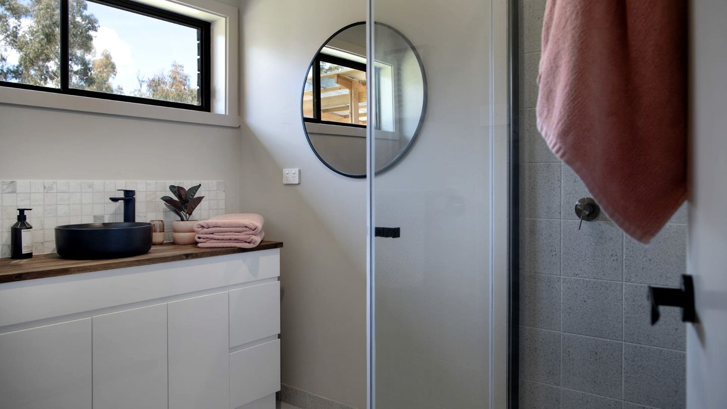 Off-Grid Luxurious Rental Idyllic for Group Getaways in Victoria