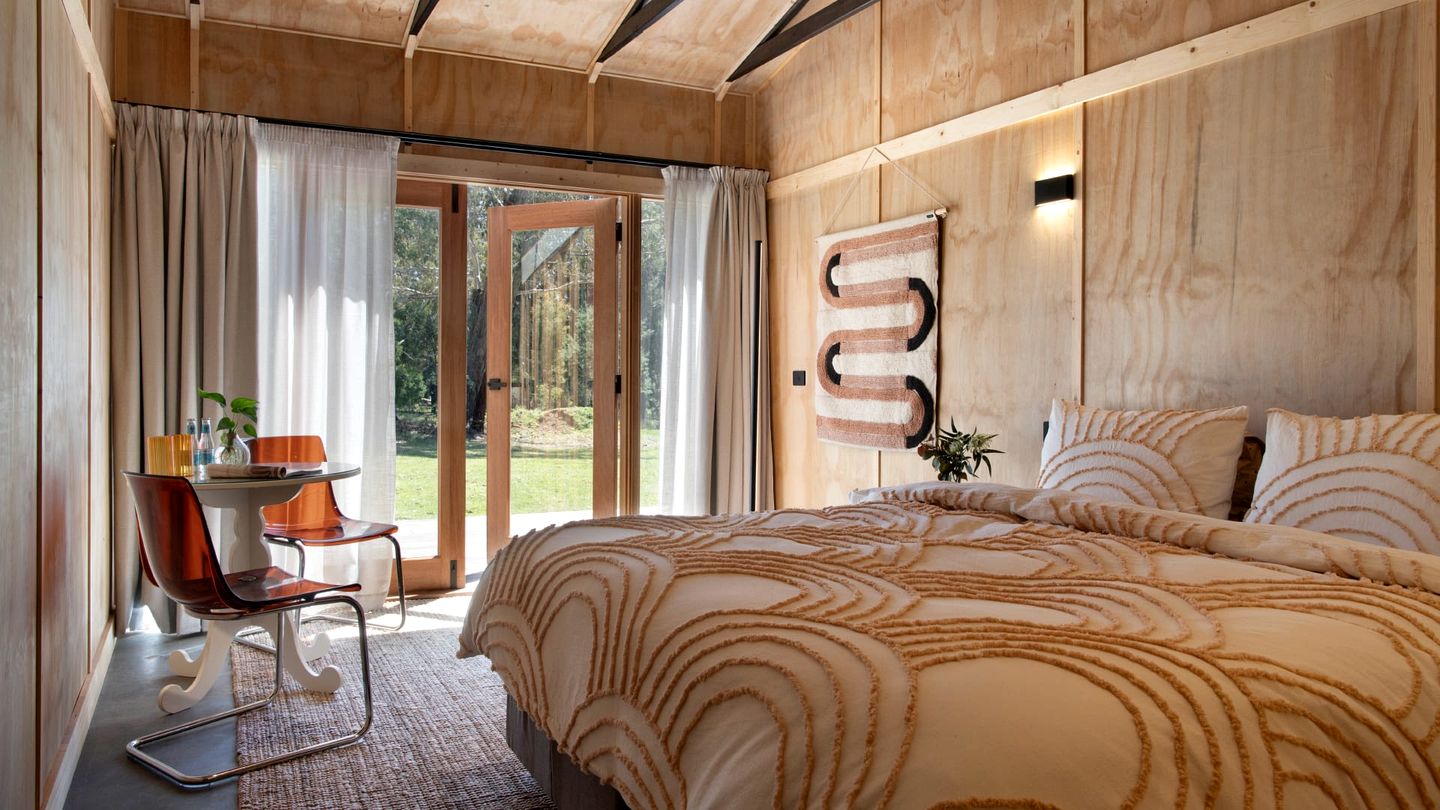 Off-Grid Luxurious Rental Idyllic for Group Getaways in Victoria