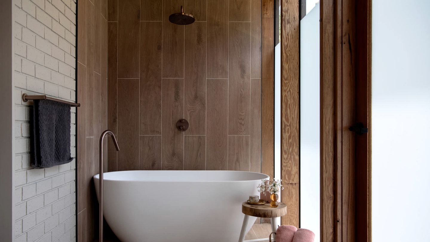 Off-Grid Luxurious Rental Idyllic for Group Getaways in Victoria