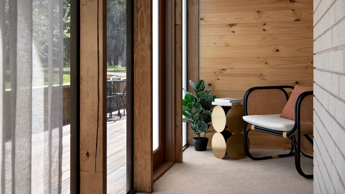 Off-Grid Luxurious Rental Idyllic for Group Getaways in Victoria