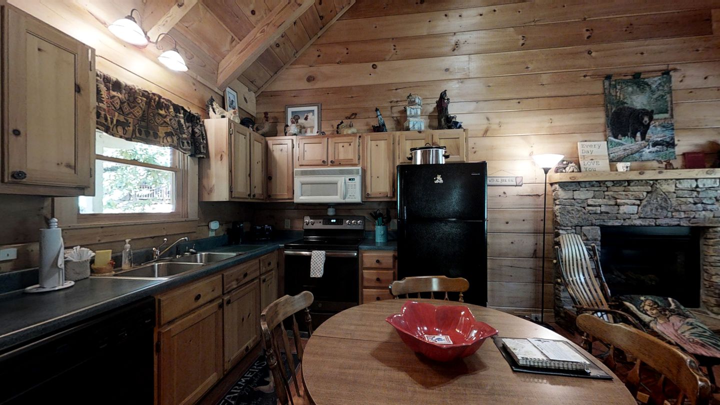 Enchanting Cabin with Spa, Pool Table and Barbecue in Pigeon Forge, Tennessee