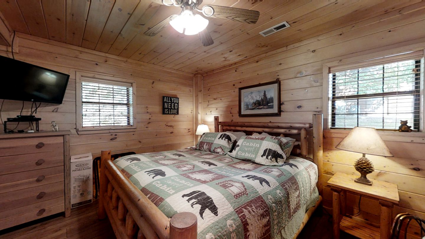 Enchanting Cabin with Spa, Pool Table and Barbecue in Pigeon Forge, Tennessee