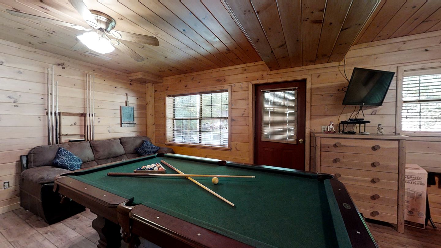 Enchanting Cabin with Spa, Pool Table and Barbecue in Pigeon Forge, Tennessee