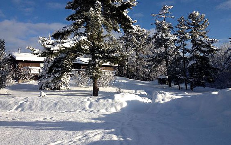 Cottages (Nobel, Ontario, Canada)