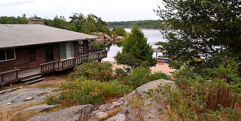 Vacation Rentals (Nobel, Ontario, Canada)