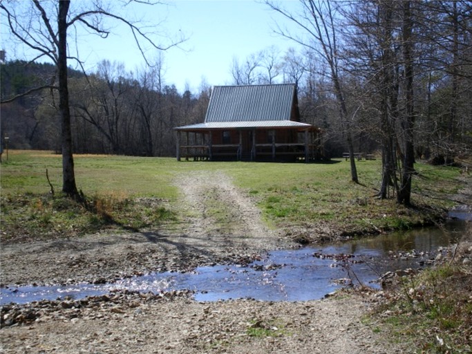 Cabins (Norman, Arkansas, United States)