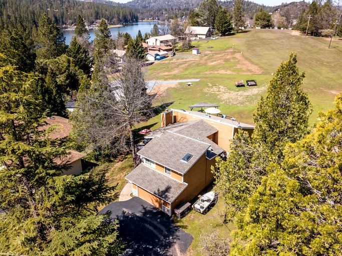 Cabins (United States of America, Groveland, California)