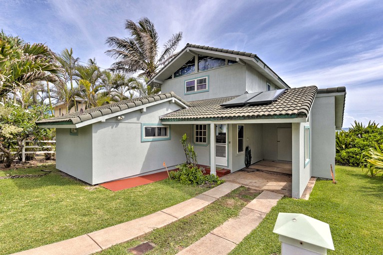 Chic Beach House with Incredible Views Perfect for Water Sports in Anahola, Hawaii