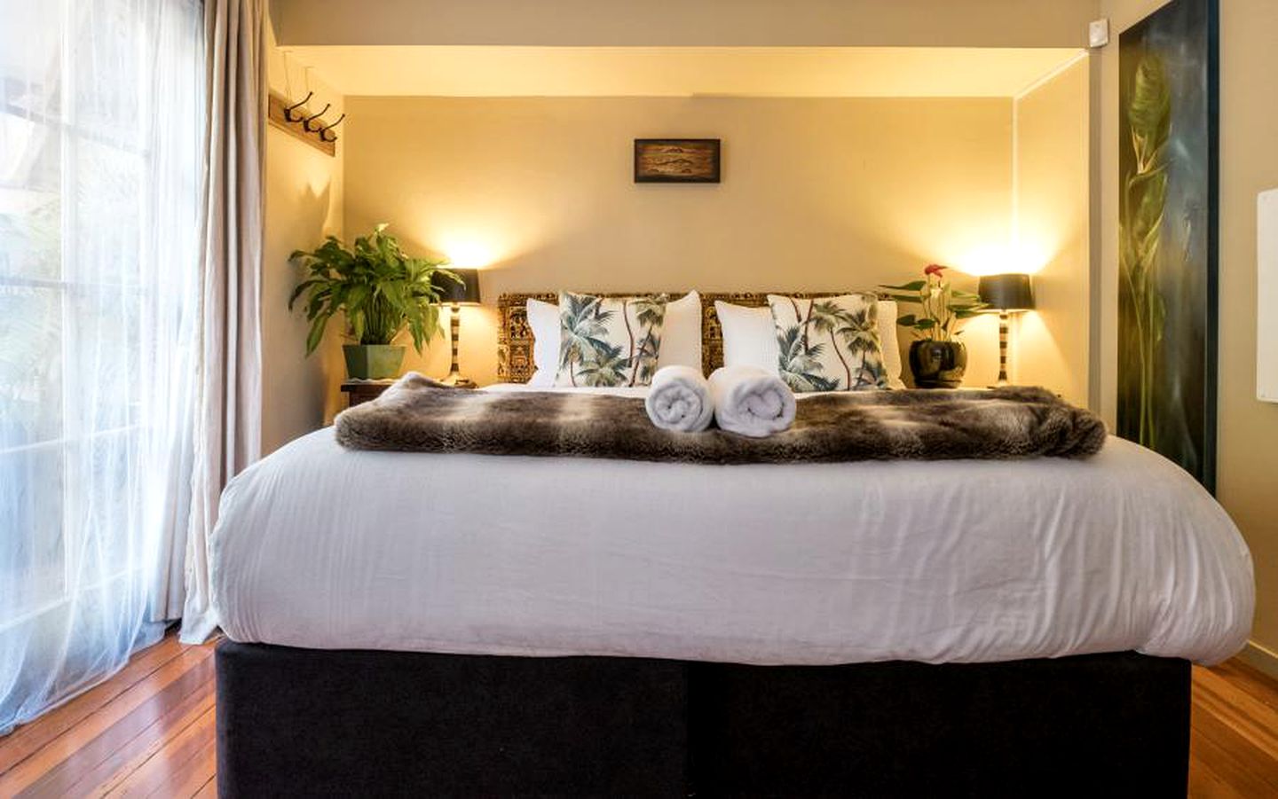 Luxury Lodge Rental with Saltwater Pool for Group Holiday in Palm Beach, Waiheke Island