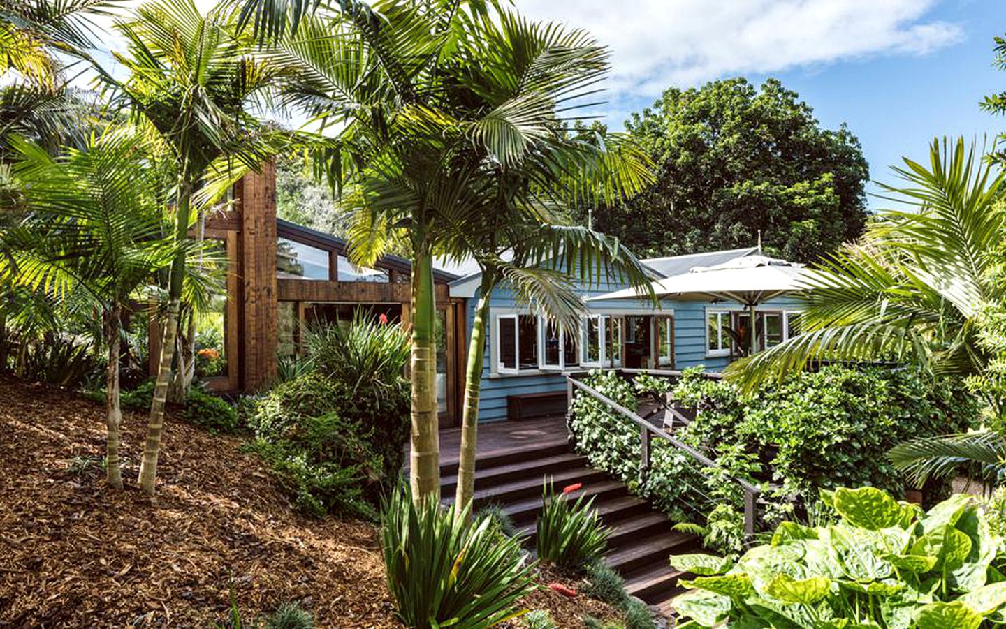 Luxury Lodge Rental with Saltwater Pool for Group Holiday in Palm Beach, Waiheke Island