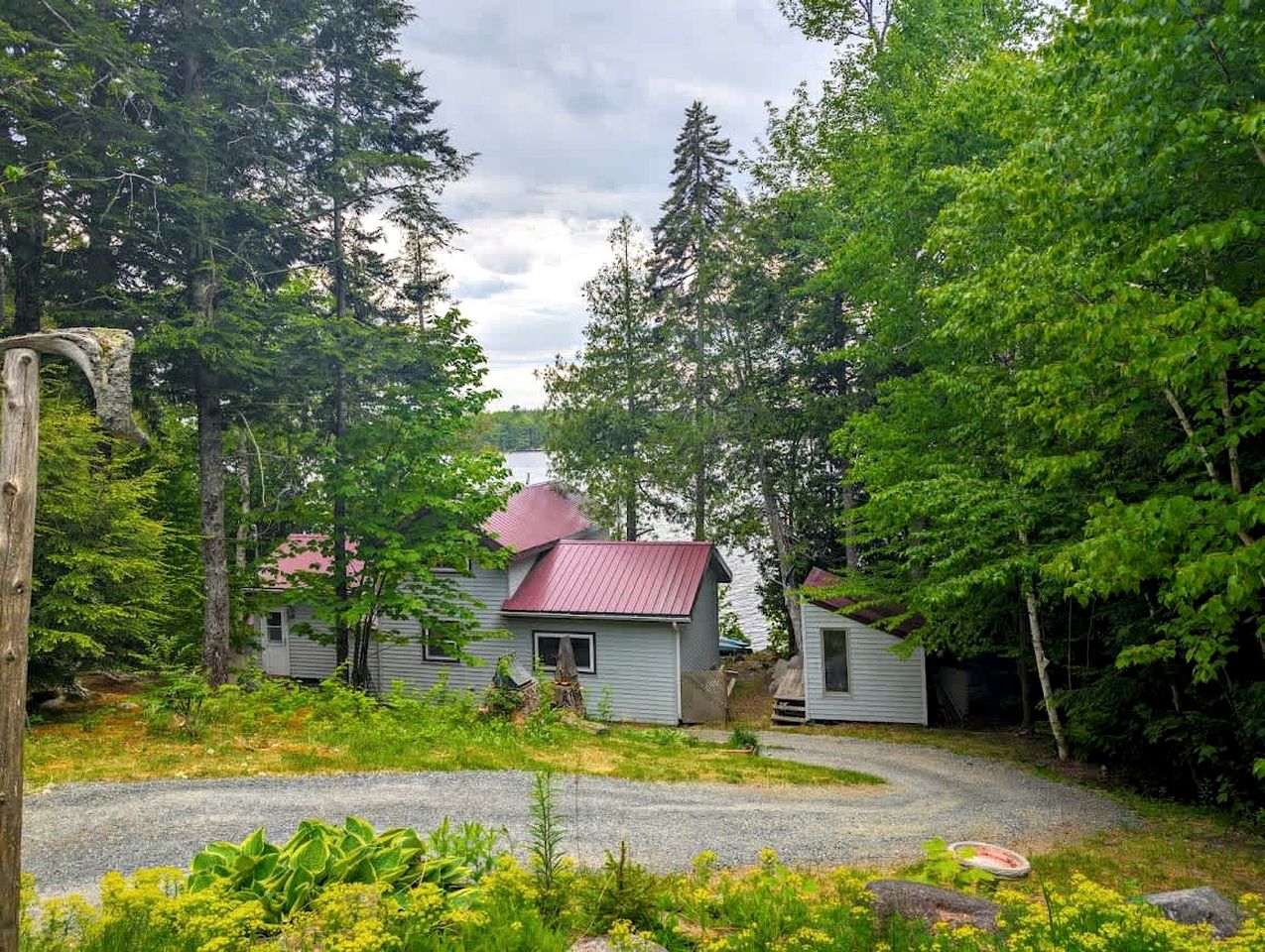 Stunning Waterfront Cabin on Flanders Pond for an Amazing Family Adventure in Sullivan, Maine