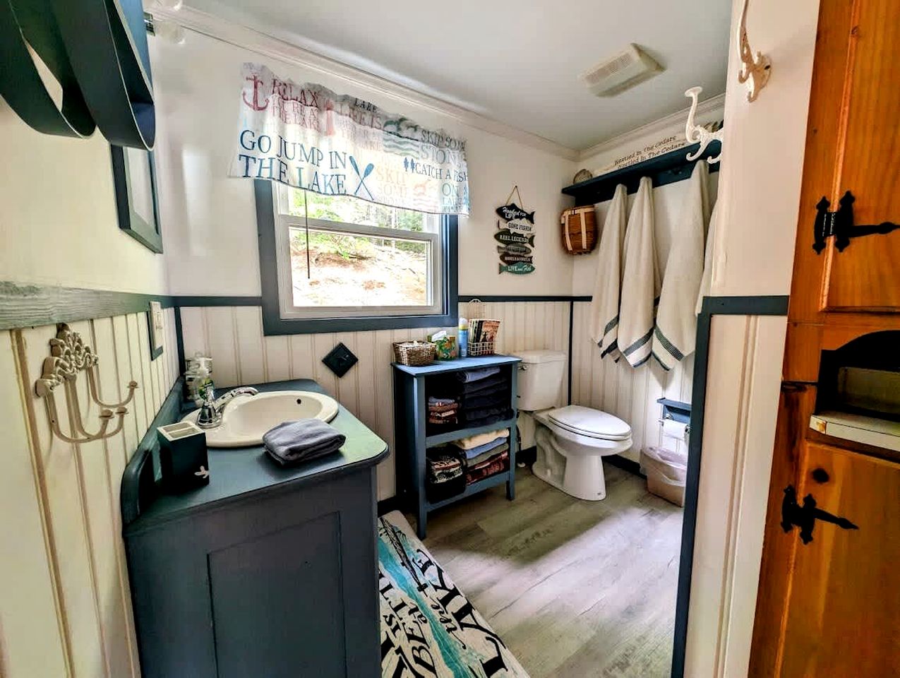 Stunning Waterfront Cabin on Flanders Pond for an Amazing Family Adventure in Sullivan, Maine