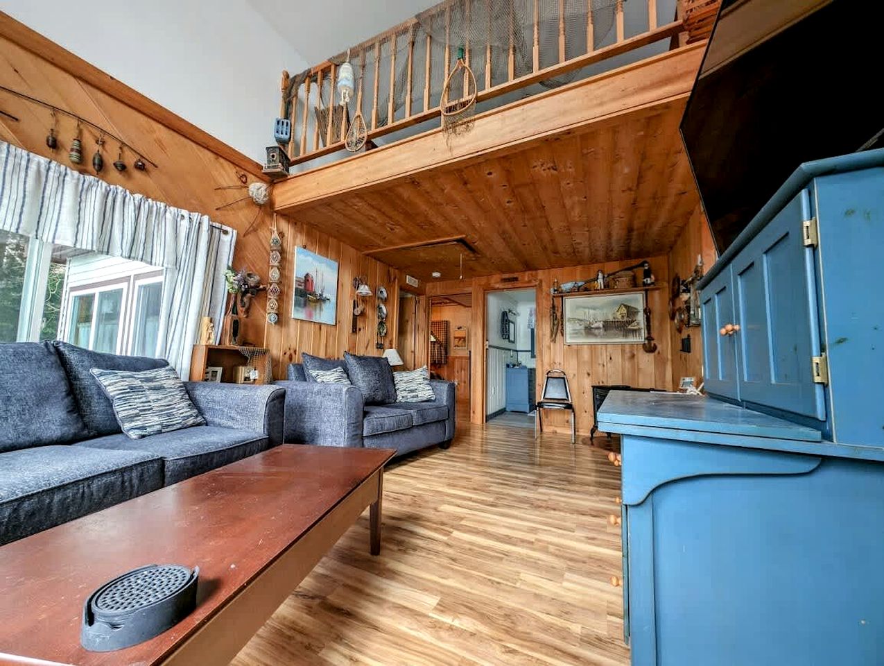 Stunning Waterfront Cabin on Flanders Pond for an Amazing Family Adventure in Sullivan, Maine