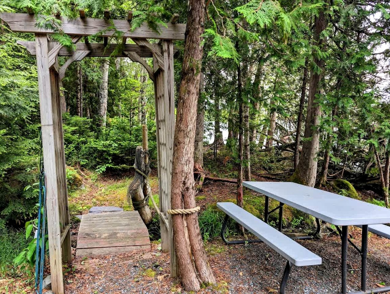 Stunning Waterfront Cabin on Flanders Pond for an Amazing Family Adventure in Sullivan, Maine