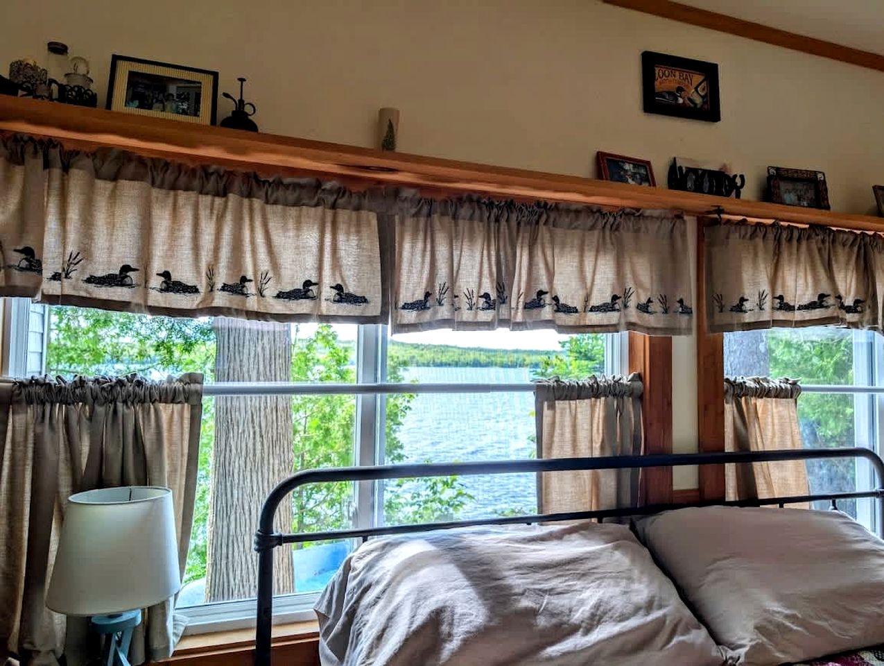 Stunning Waterfront Cabin on Flanders Pond for an Amazing Family Adventure in Sullivan, Maine