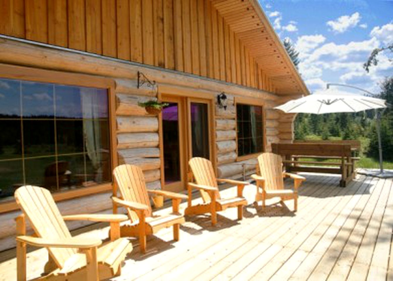 Family-Friendly Log Cabin Rental in Eagle Creek, British Columbia