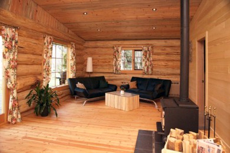 Cabins (Eagle Creek, British Columbia, Canada)