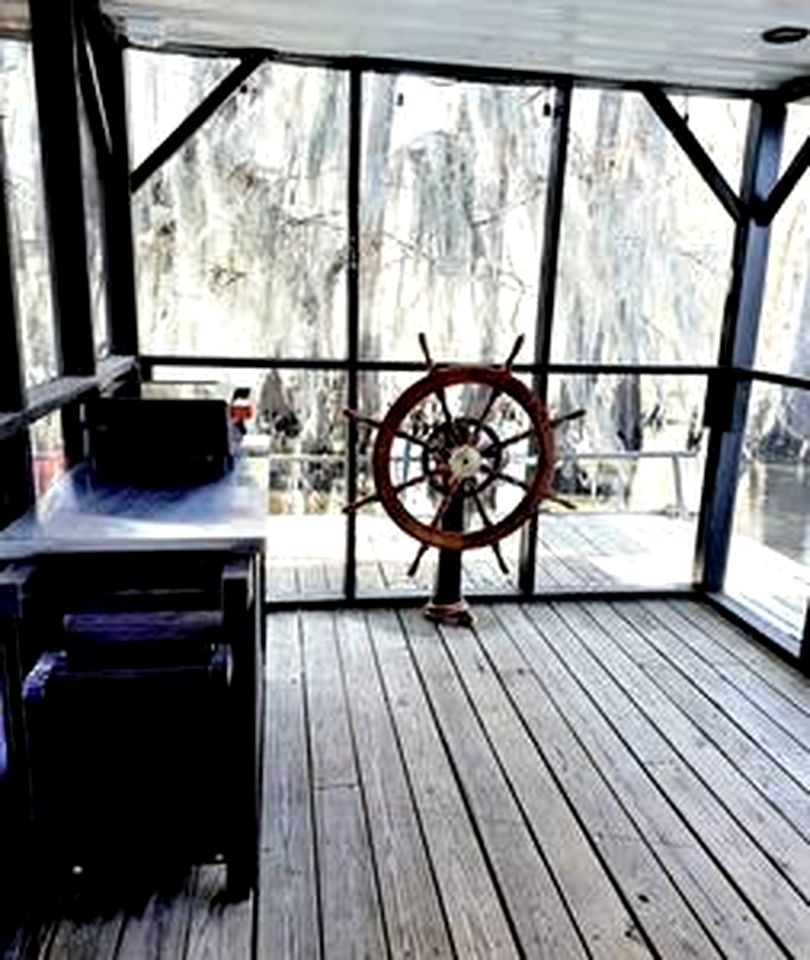 Quaint Lakefront Cabin Incredible for Water and Outdoor Adventures in Texas