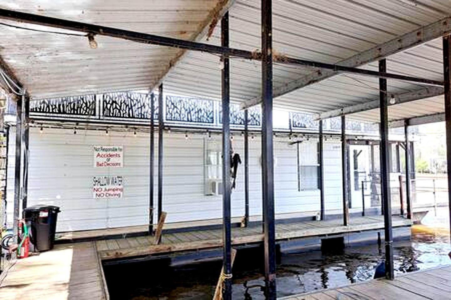 Quaint Lakefront Cabin Incredible for Water and Outdoor Adventures in Texas