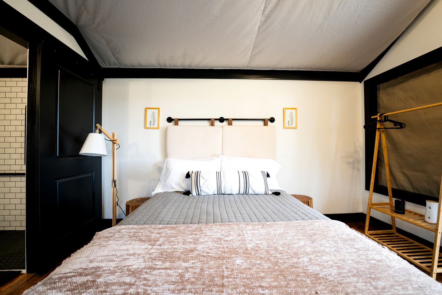 Romantic Safari Tent with Grill and Hot Tub in Cedar Bluff, Alabama