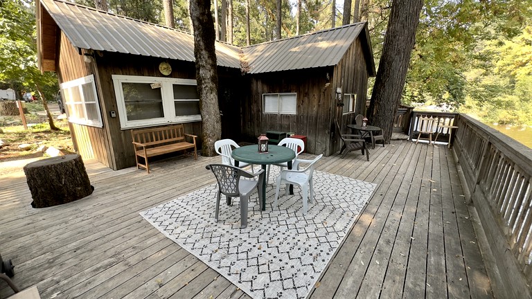 Cabins (United States of America, Castella, California)